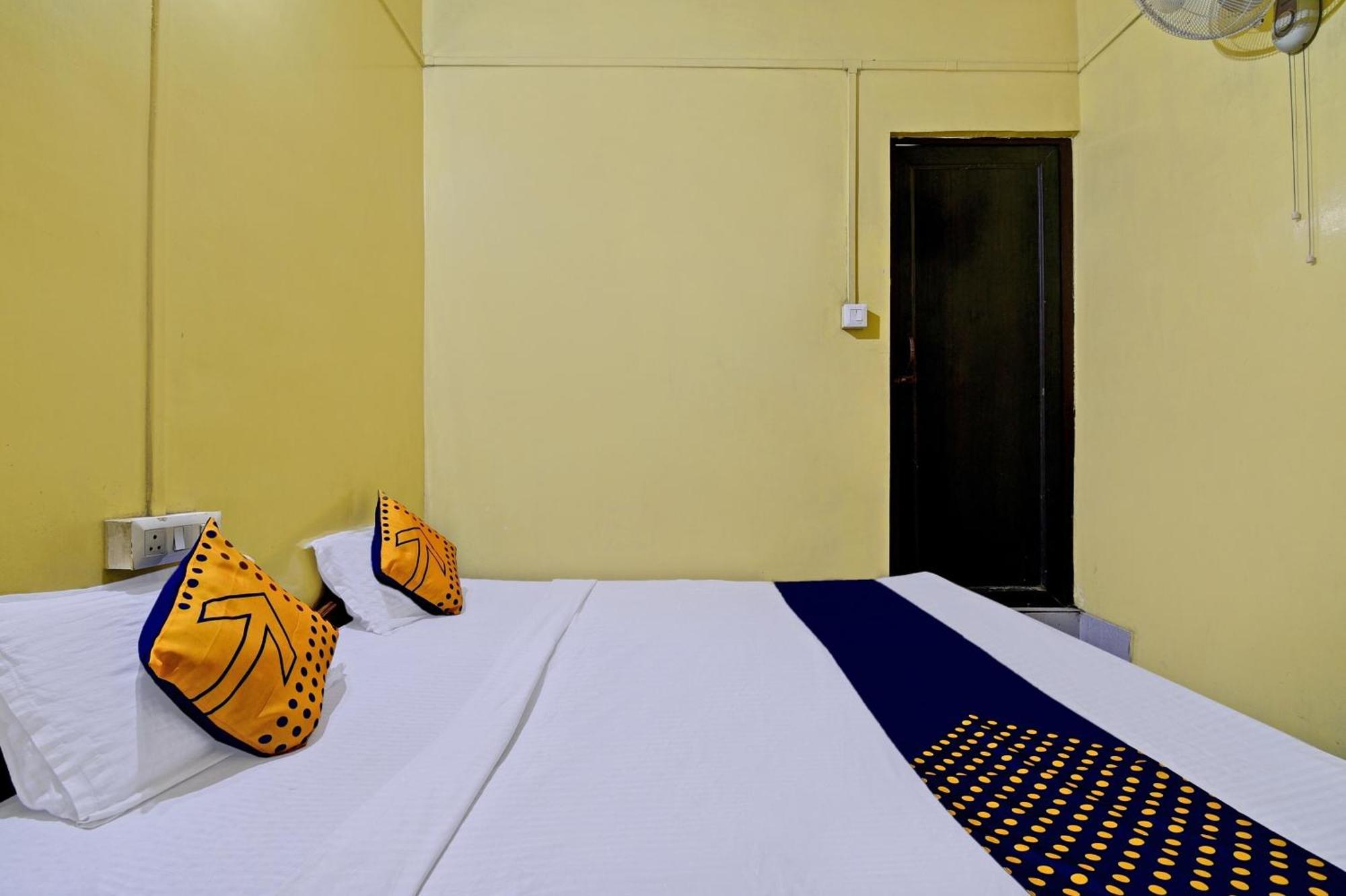 Oyo Flagship Thank You Lodge Nac Dispur Exterior foto